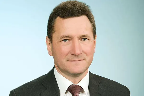 Стара назва, ремонти і Wi-Fi: що обіцяють кандидати на ректора СНУ