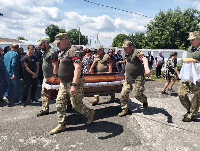 На Волині попрощалися з Героєм Миколою Максимчуком (фото)