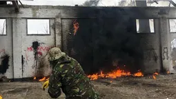 У Володимирі цивільних вчать кидати коктейлі Молотова. У них виходить