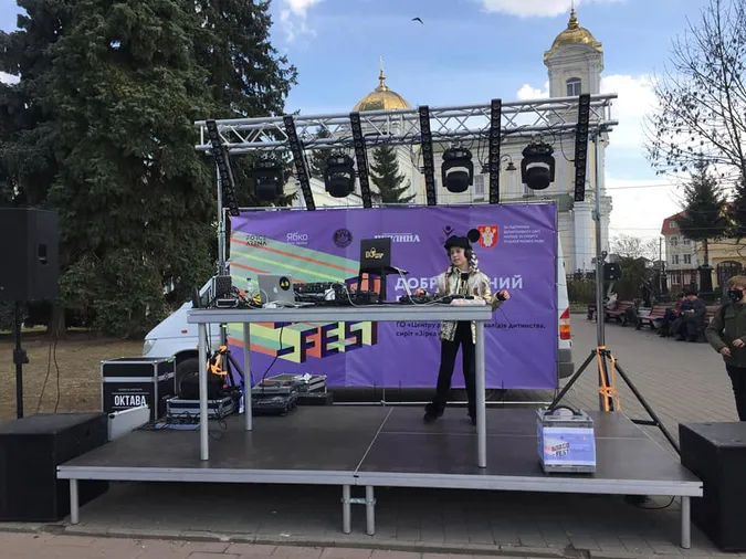 На благодійному dj-параді в Луцьку зібрали майже 12 тисяч гривень
