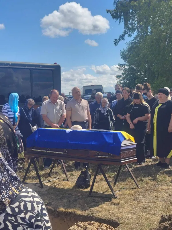 На Волині провели в останню путь полеглого воїна Олександра Ракоєдова (фото)