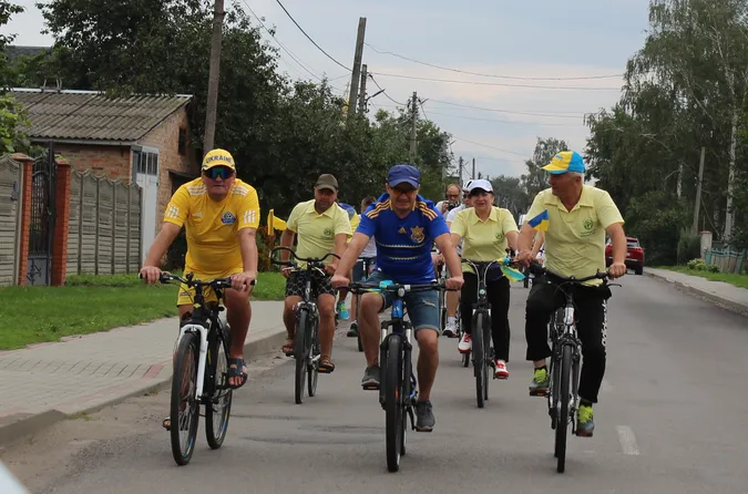 Велосипедисти з Підгайцівської громади за 5 годин проїхали пів сотні кілометрів (фото)