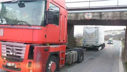 Волинська фура зупинила рух потягів у Словаччині (фото)