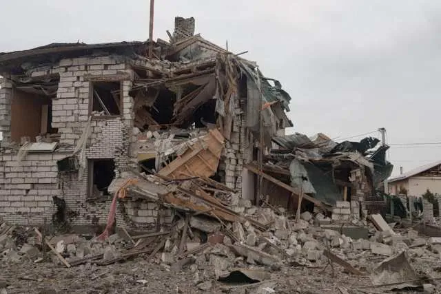 Ракетний удар по Овручу: зруйновано 30 житлових будинків (фото, відео)
