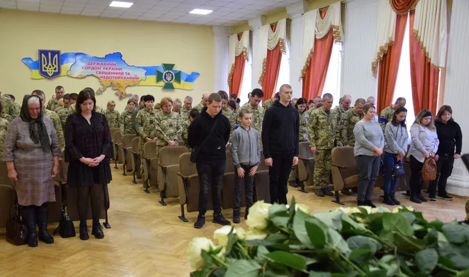 У Луцьку рідним загиблих прикордонників вручили їхні нагороди (фото)