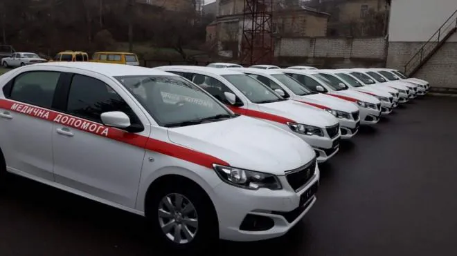На Волині сімейні лікарі нарешті сіли в автівки Peugeot