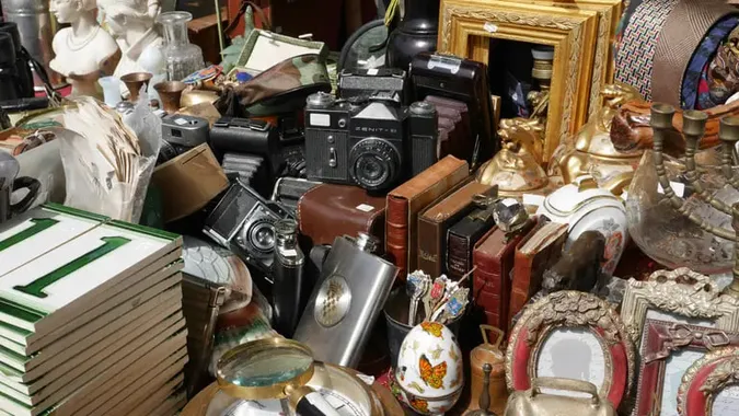 Британець 10 років шукав лише одну річ на розпродажах: що це було