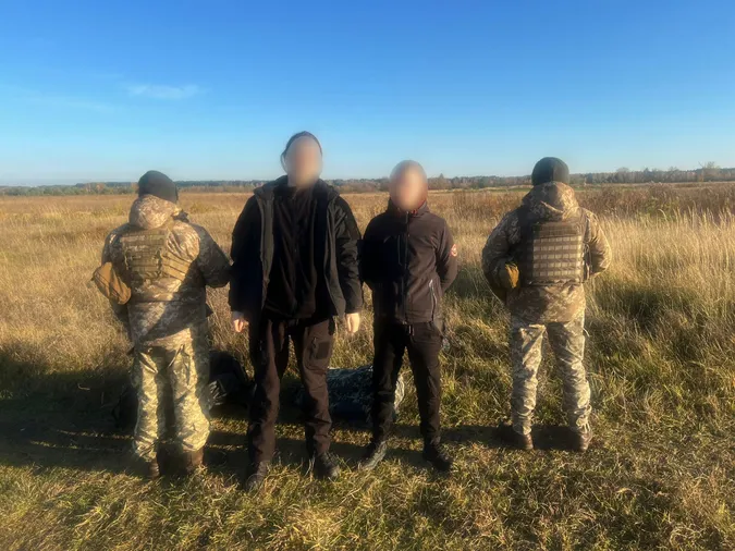 На Волині зловили двох чоловіків, які хотіли прошмигнути через кордон (фото)