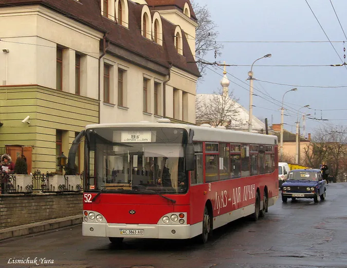 Луцьком курсували 15-метрові «Богдани»: куди поділися (фото)