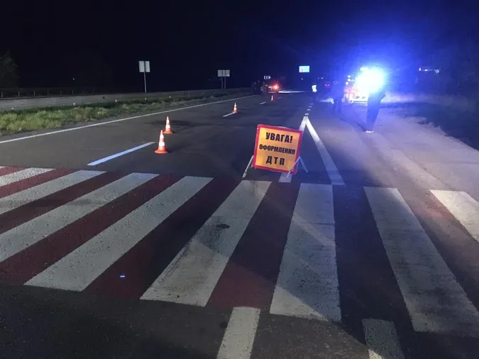 На трасі Київ-Ковель-Ягодин авто на переході збило жінку (фото)