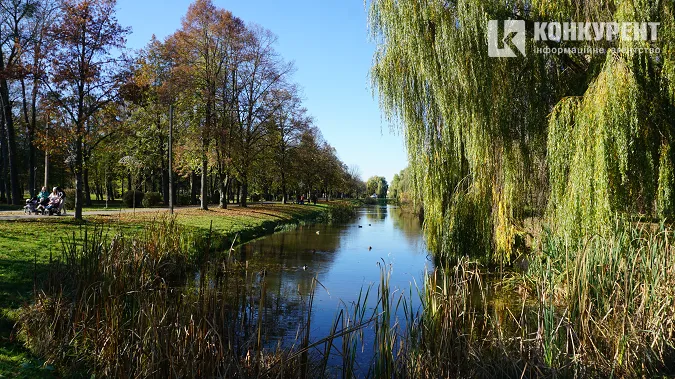 Як у луцькому Центральному парку панує осінь (фото)