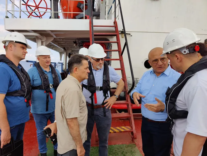Перше судно з українською кукурудзою пройшло перевірку в Туреччині (фото)