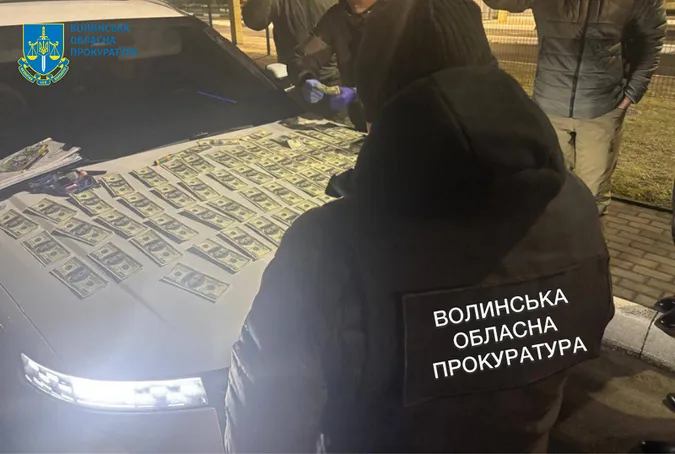 Лучанин організував виїзд ухилянтів за кордон в рейсових автобусах (фото)