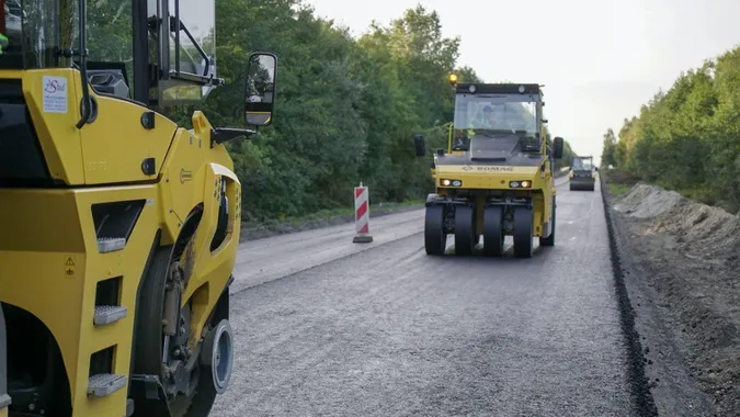 Показали, як на Волині ремонтують міжнародний автошлях на Брест (фото)