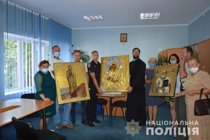 Затримали банду, яка викрала з волинської церкви старовинні ікони