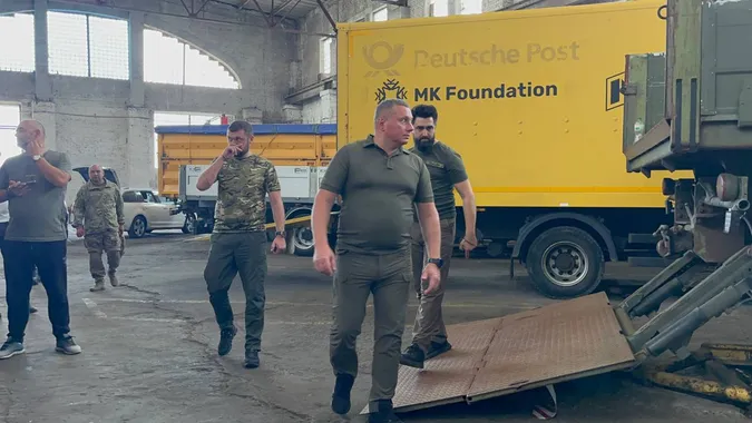 Юрій Погуляйко доставив допомогу для військових на передову (фото)