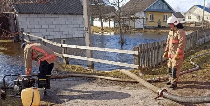 Підтопило: городи волинян перетворилися на ставки (фото)