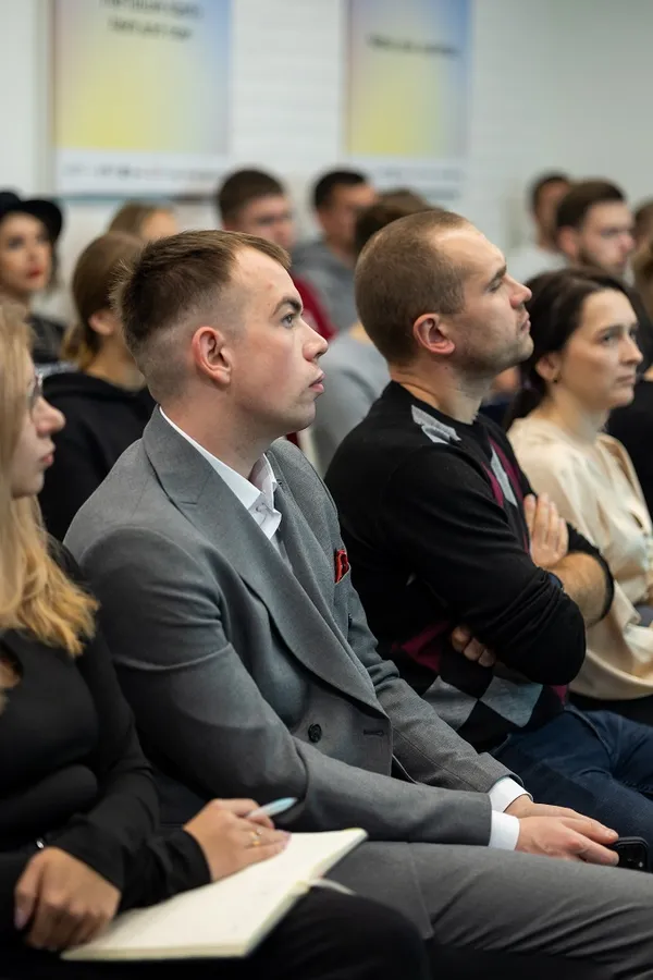 Як чат-боти допомагають бізнесу: поради розробника Владислава Присяжнюка із лекції у центрі Дія.Бізнес в Луцьку