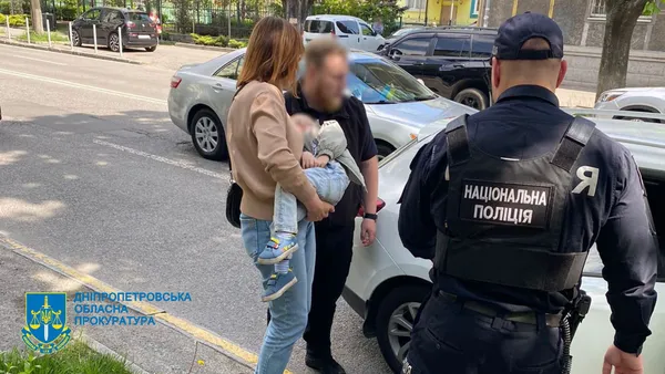 У Дніпрі молода мати хотіла продати свого 2-річного сина за мільйон гривень (фото)