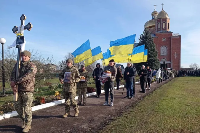 На Волині попрощалися із 28-річним воїном Назаром Фіщуком (фото)