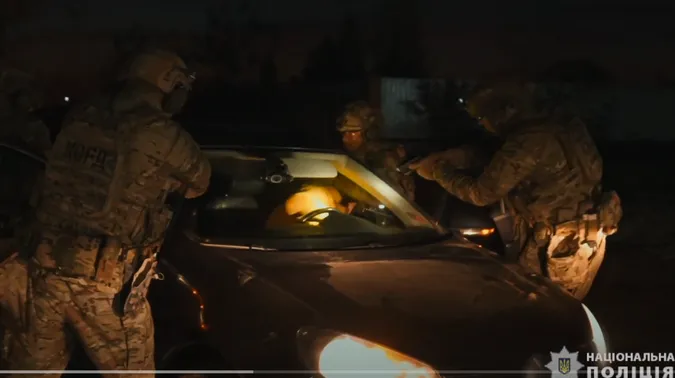 У Луцьку викрили ділків, які торгували фальшивими документами для ухилення від мобілізації (фото, відео)