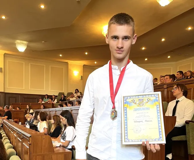 Двоє школярів з Волині отримали стипендію від Зеленського (фото)