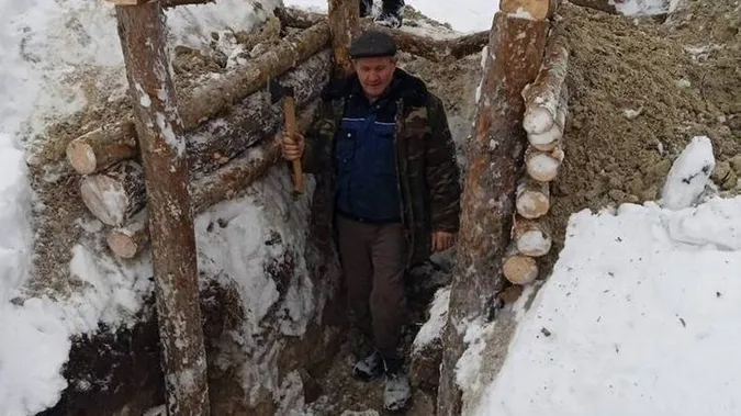 «Армія відновлення»: на Волині безробітні укріплюють рубежі та бліндажі