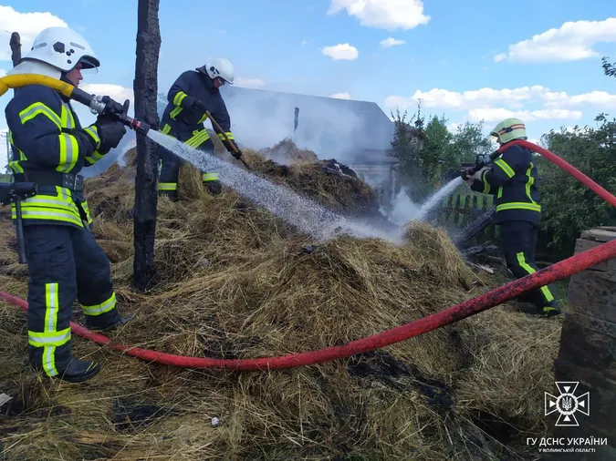 На Волині через дитячі пустощі сталися дві пожежі (фото)