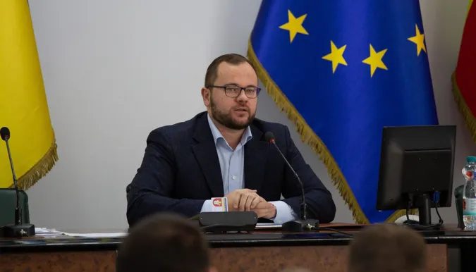 “Кидати сніг лопатою – це не робота міського голови”, – Поліщук про Садового