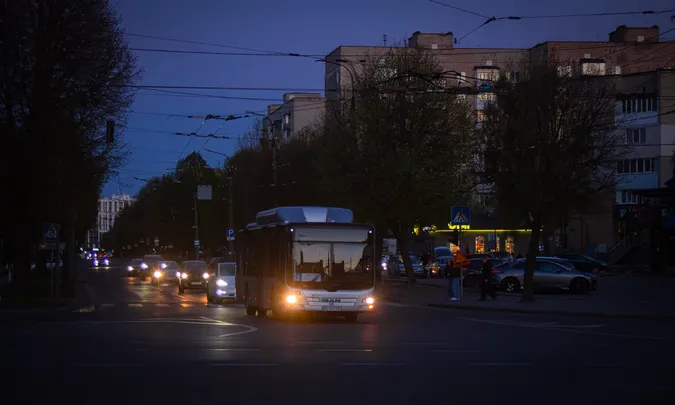 На вулиці Луцька виїхав унікальний автобус (фото)