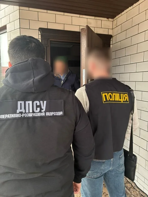 Ховав «клієнтів» у прикордонних селах: на Рівненщині затримали перевізника втікачів