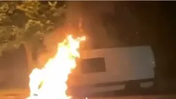 У Луцьку на Соборності вночі горіло авто (фото, відео)