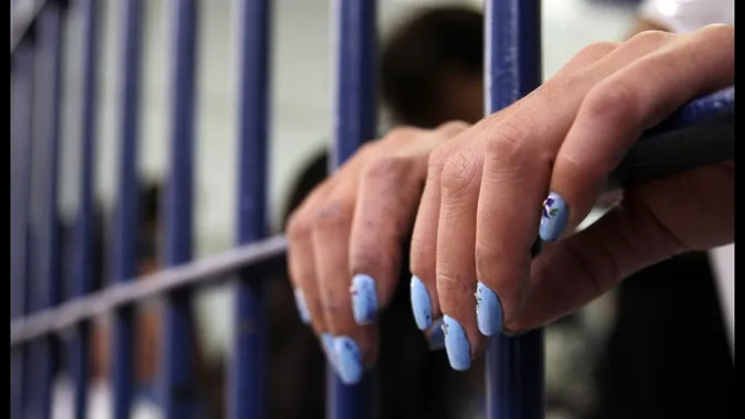Привласнила 413 тисяч: працівницю банку з Володимира відправили за ґрати