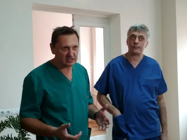 Лікар Руслан Жиленко та старший науковий співробітник ДУ «Інститут отоларингології ім. проф. О.С. Коломійченка НАМН України» Борис Миронюк