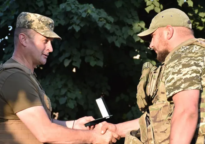 Волинських воїнів 14-ї ОМБр нагородили на передовій (фото)