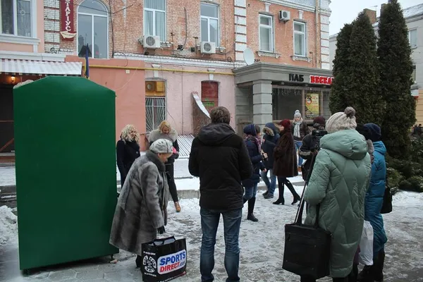 У Луцьку відкрили контейнери для збору вживаних речей (фото)