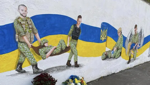 У Нововолинську на території лікарні з'явився патріотичний мурал (фото)