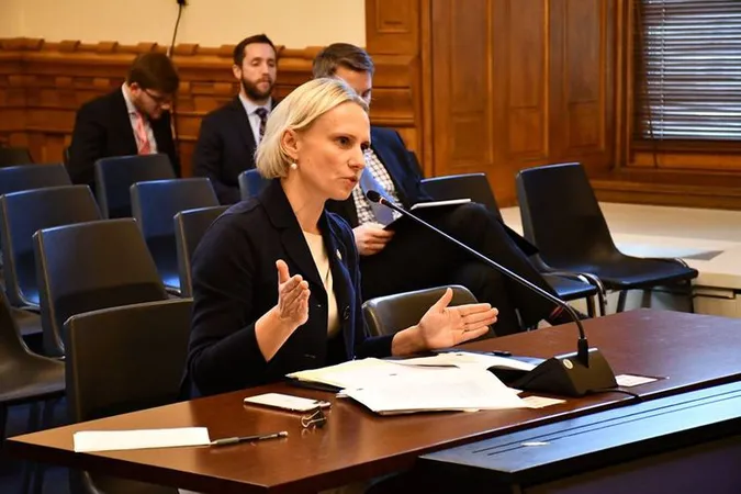 Українка перемагає на виборах до Палати представників Конгресу США