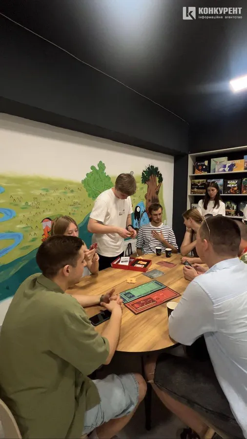 🎲Можна купити, а можна й пограти: у Луцьку відкрили магазин з настільними іграми (фото)
