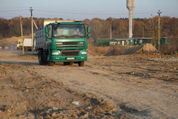 У Луцьку комунальники отримали новий спецтранпорт із Литви (фото)