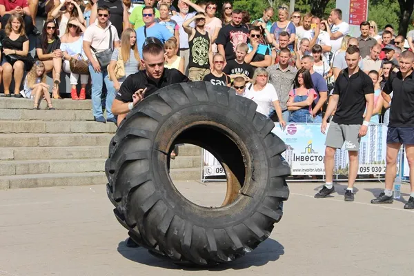 Патрульні Луцька позмагалися в кросфіті