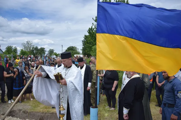 Помер від важких поранень: на Волині попрощалися зі старшим солдатом Сергієм Синюком (фото)