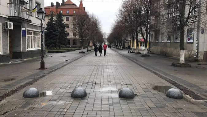 У Луцькій міськраді завтра розглянуть питання про закриття кафе, ринків та спортзалів