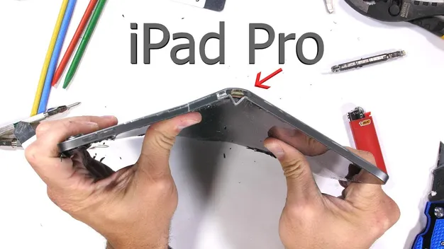 Новий iPad Pro за 800 доларів для тесту зігнули навпіл (відео)