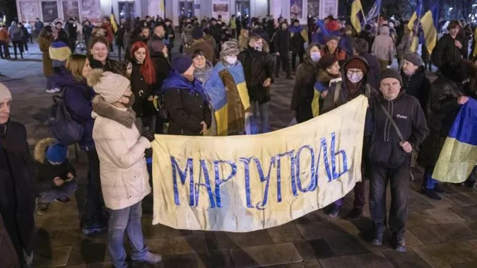 Росія не дозволяє відкрити у Маріуполі гуманітарні коридори – місто без зв’язку і світла