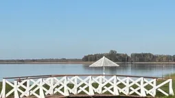 Тиша і спокій: показали неймовірні краєвиди осіннього Світязя (фото)