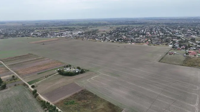 На Волині в полі жінка палила суху траву: як її покарали (фото)