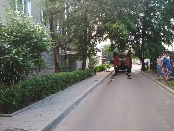 У Луцьку горить житловий будинок (фото, відео, оновлюється)