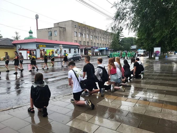 Місто плакало дощем: у Ковелі попрощалися з Героєм Віталієм Кушнірчуком