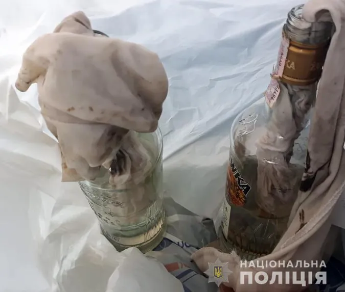 На Волині у будинок депутата кинули «коктейль» із попередженням